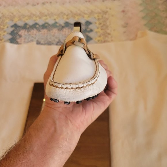 Tod's Ladies White & Tan Leather Gommino Driving Loafers. EEEUC. Size 6-1/2 - Picture 5 of 15